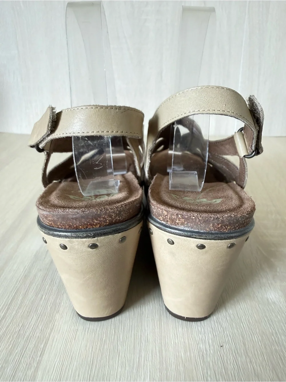 Dansko Women’s Leather Cutout Wedge Sandals Beige/Taupe Size 41
